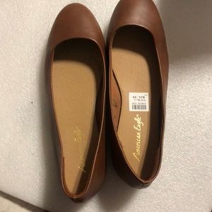 American Eagle pumps - size 6 1/2 .brown